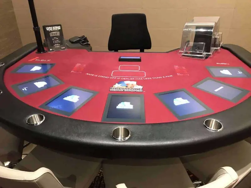 I Table Ultimate Texas Holdem