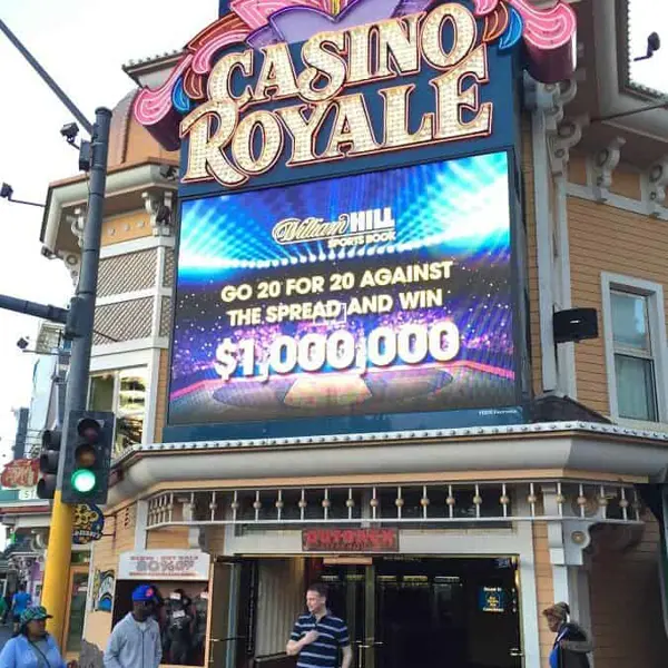 Voorkant Casino Royale Edited