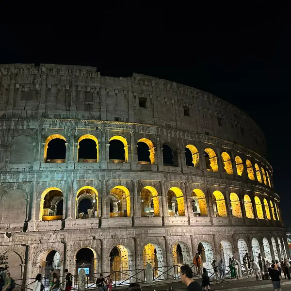 Colosseum Bij Nacht