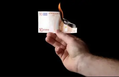 Geld verbranden