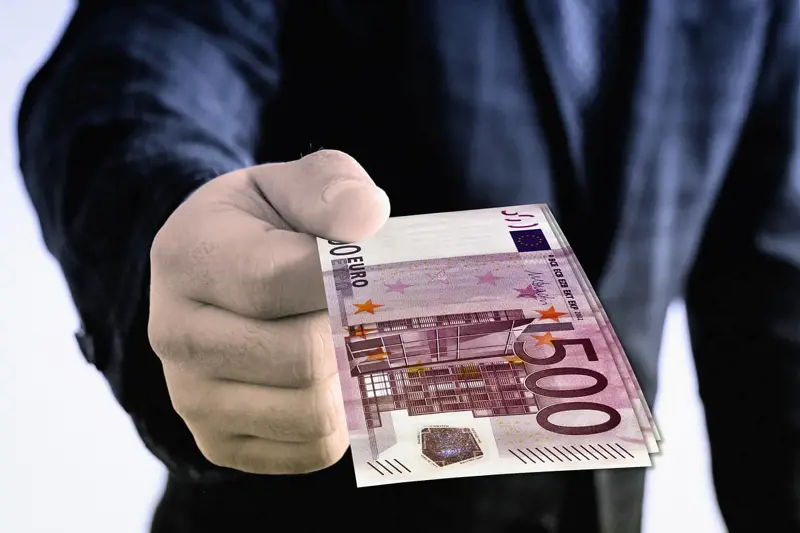 500 Euro (1)