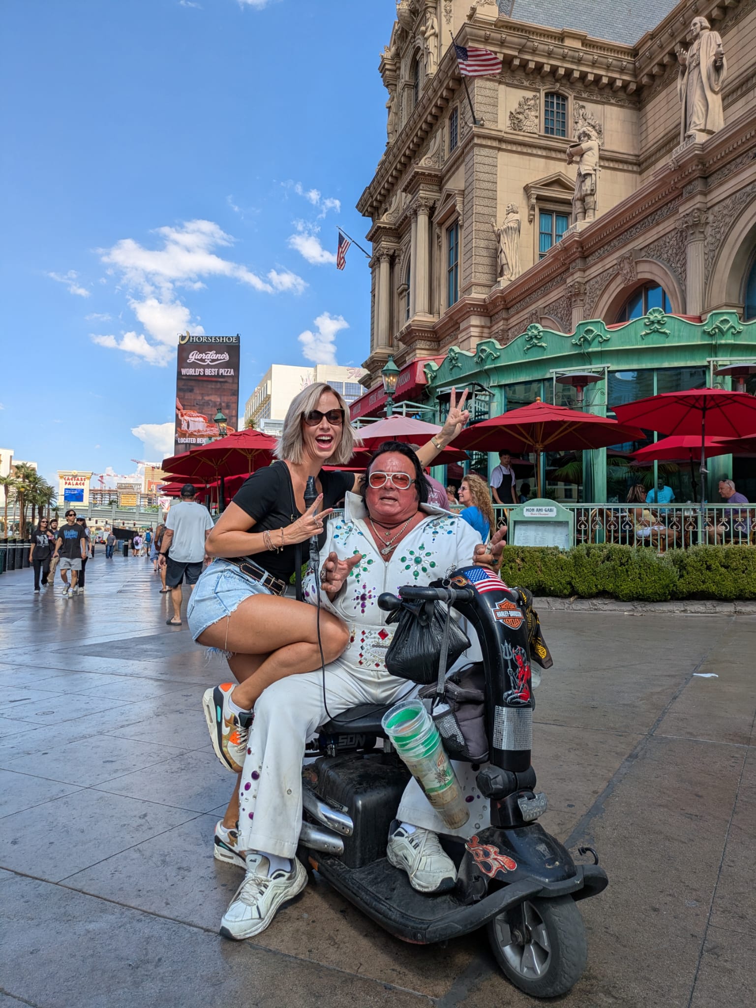 Lady Diamond En Scootmobiel Elvis